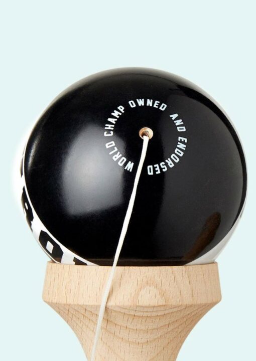 krom_kendama_strogo_black_tama