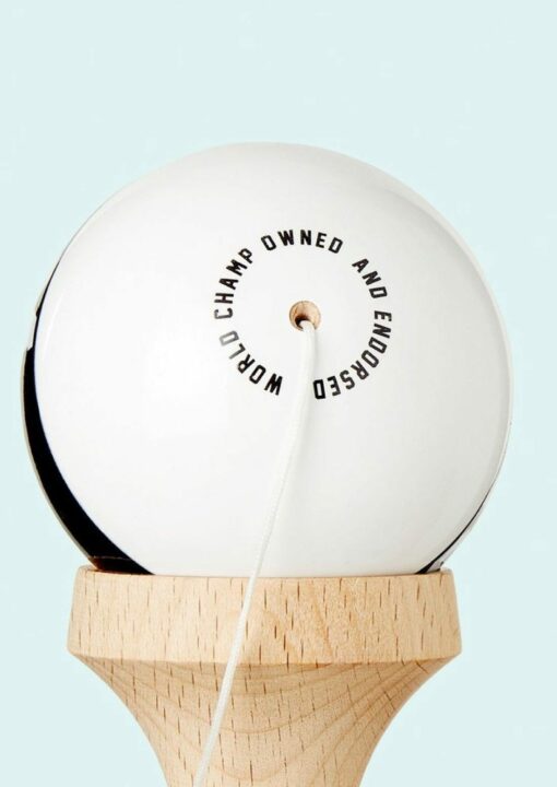 krom_kendama_strogo_white_tama