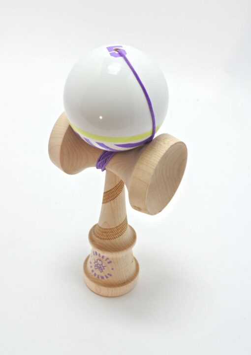 kendama_sweets_juiccy_jokerr_signature_sticky_tama