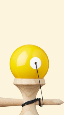 kendama_krom_pop_lol_yellow_top