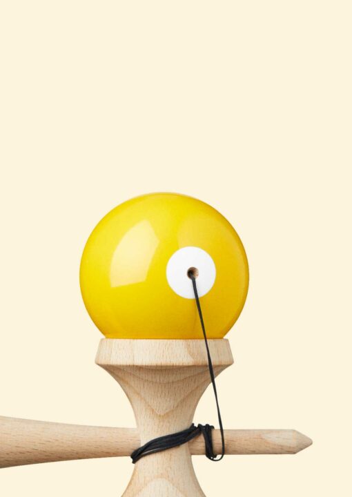 kendama_krom_pop_lol_yellow_top