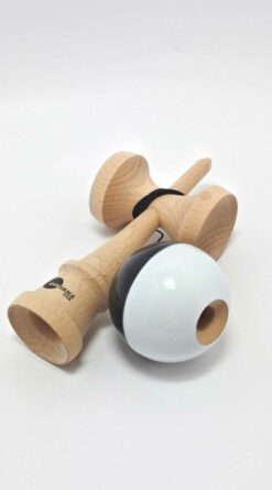 kendama_usa_half_split_nova_shape_black_white_hole