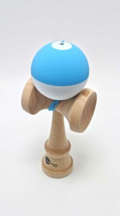 kendama_usa_half_split_nova_shape_blue_white_tama