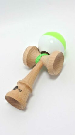 kendama_usa_half_split_nova_shape_green_white_cup