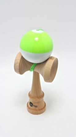 kendama_usa_half_split_nova_shape_green_white_tama