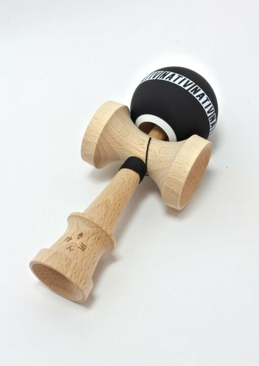 kendama_nativ_shaolin_black_white_02