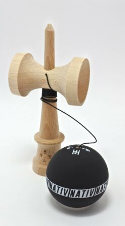 kendama_nativ_shaolin_black_white_03