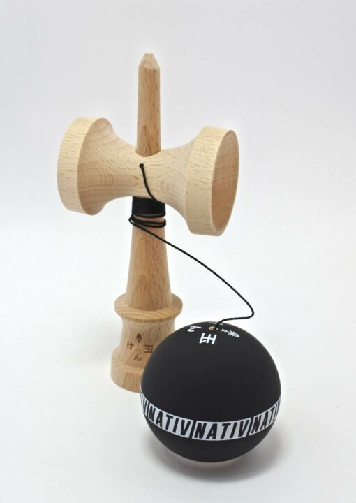 kendama_nativ_shaolin_black_white_03