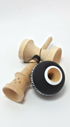 kendama_nativ_shaolin_black_white_04