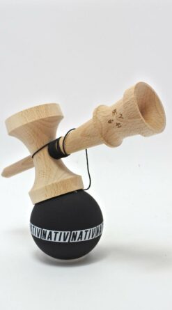 kendama_nativ_shaolin_black_white_05