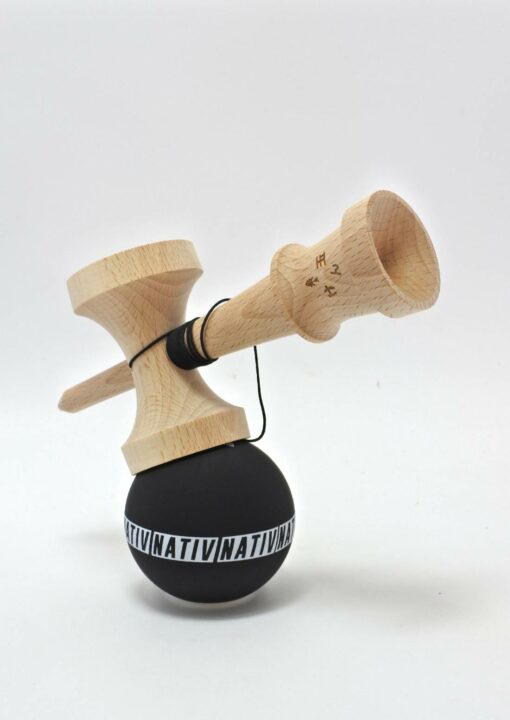 kendama_nativ_shaolin_black_white_05