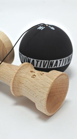 kendama_nativ_shaolin_black_white_06