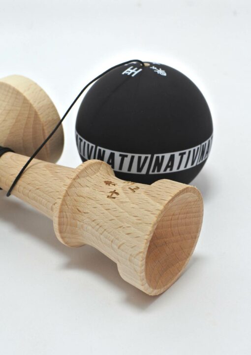 kendama_nativ_shaolin_black_white_06