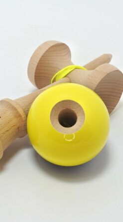 kendama_usa_kaizen_half_split_black_yellow_02